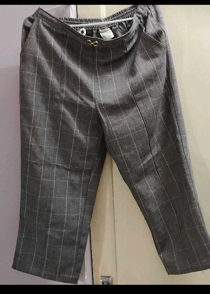 Chic Grey Plaid Cropped Pants &amp; net top