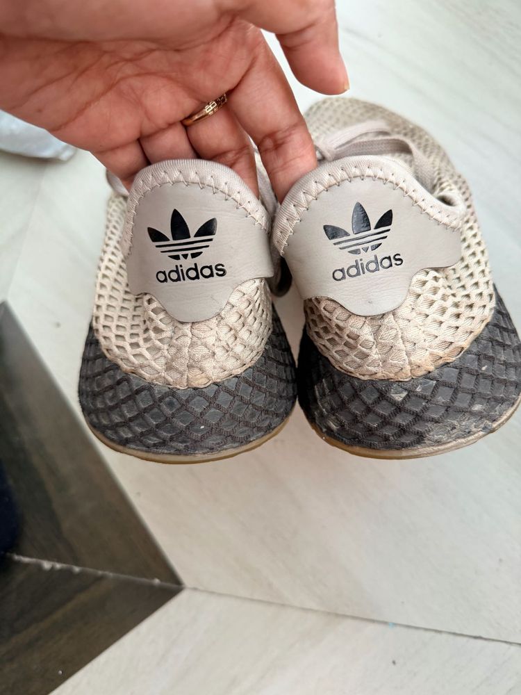 Adidas Sneakers