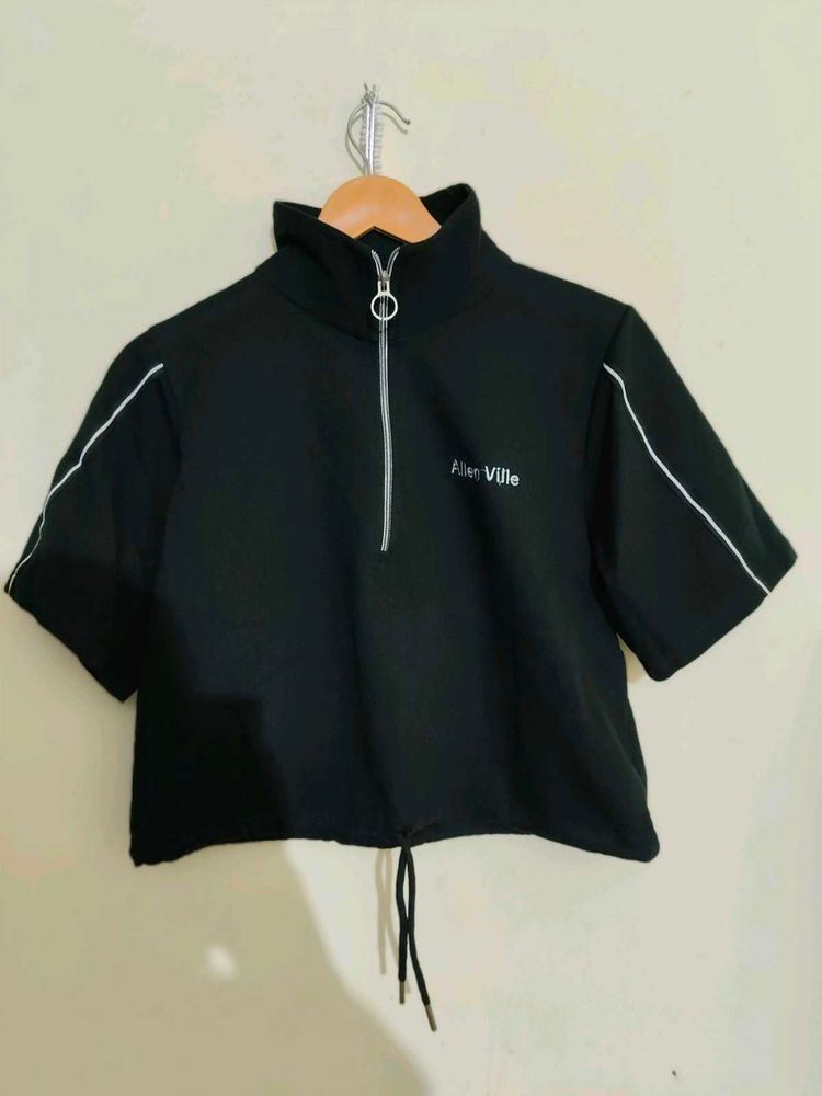 Black Crop Top with Zipper Detail