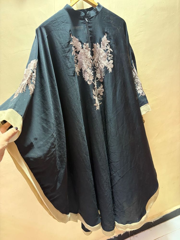 Embroidered kaftan abaya