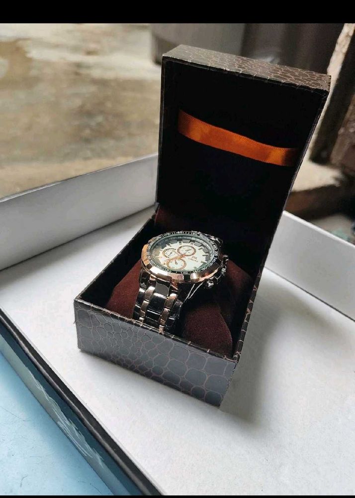 Stylish Chronograph Watch