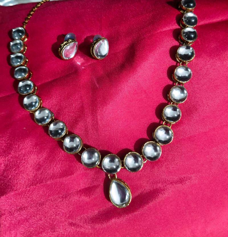 Stunning Necklace &amp; Earring Set