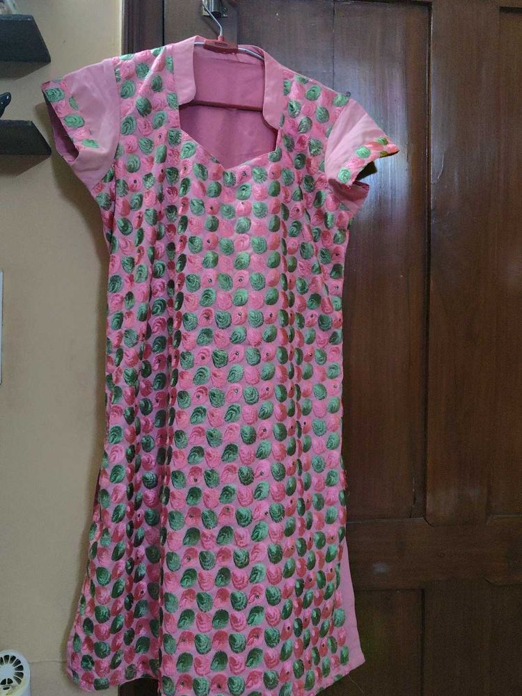 Beautiful Pink Kurta with Green Motif