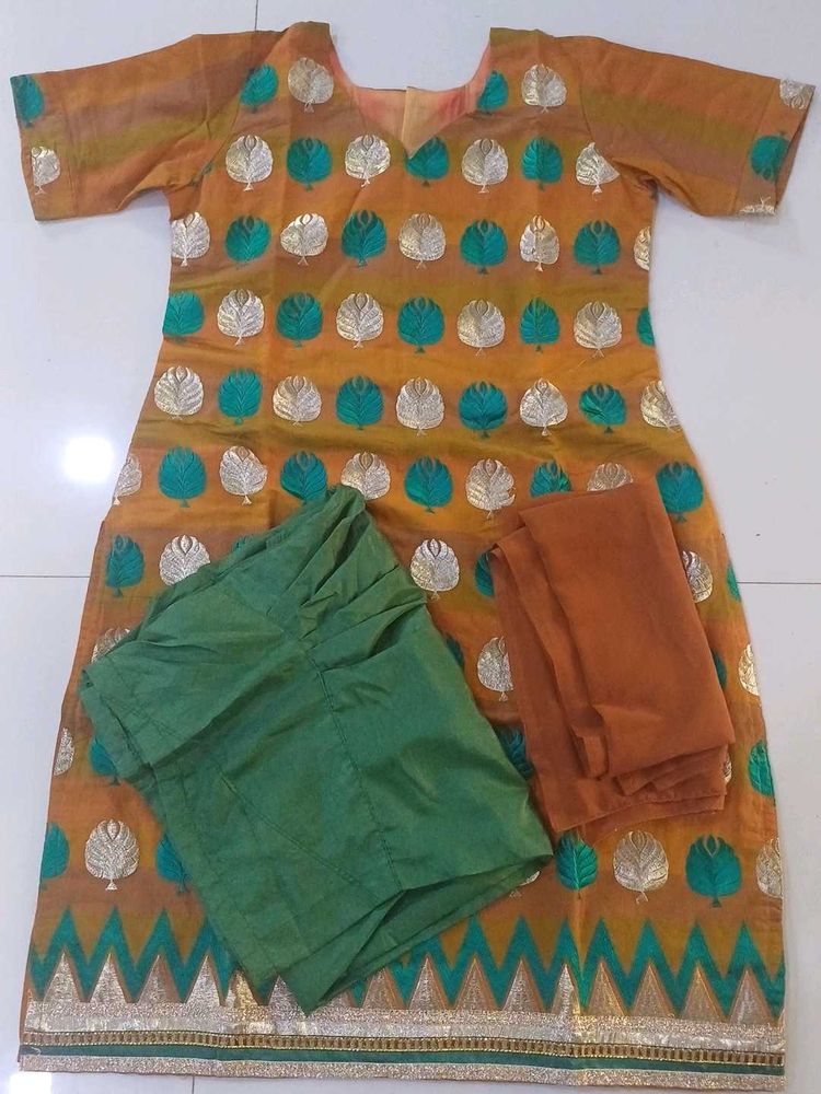 Elegant Ethnic Kurta Set