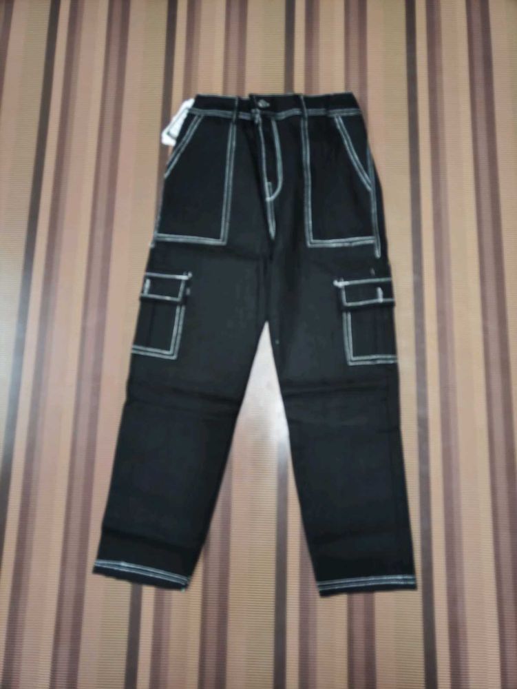 Korean Style New With Tag Black Cargo Jeans