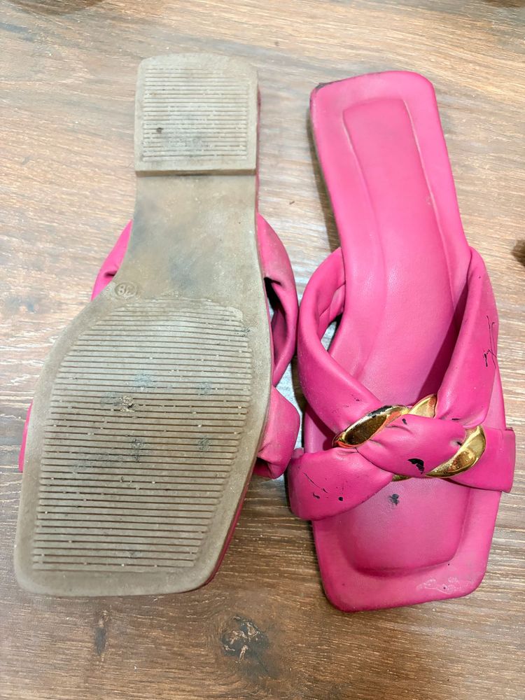 Stylish Pink Chain Detail Slides