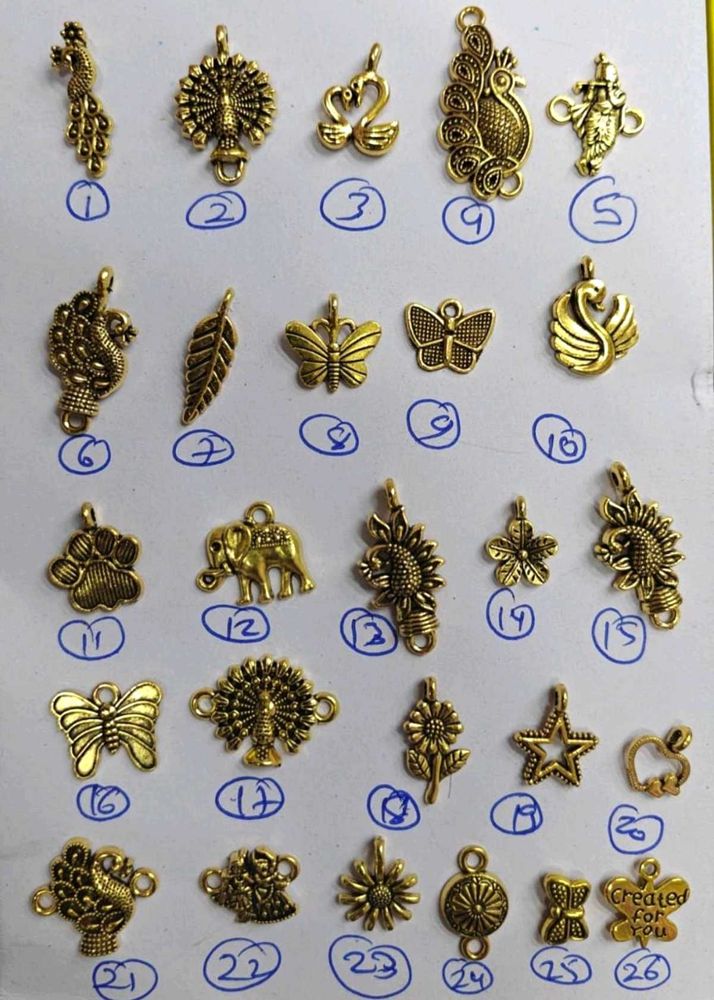 Assorted Antique Gold Tone metal Charms 6 pieces.