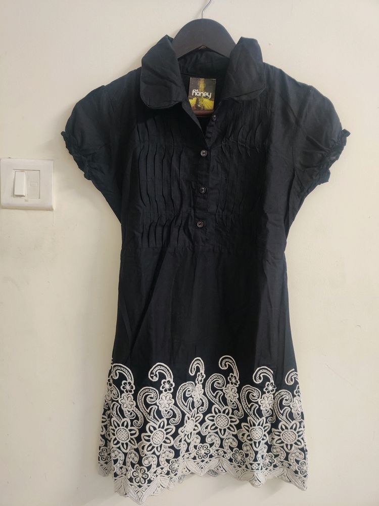 Black dress With Embroidery