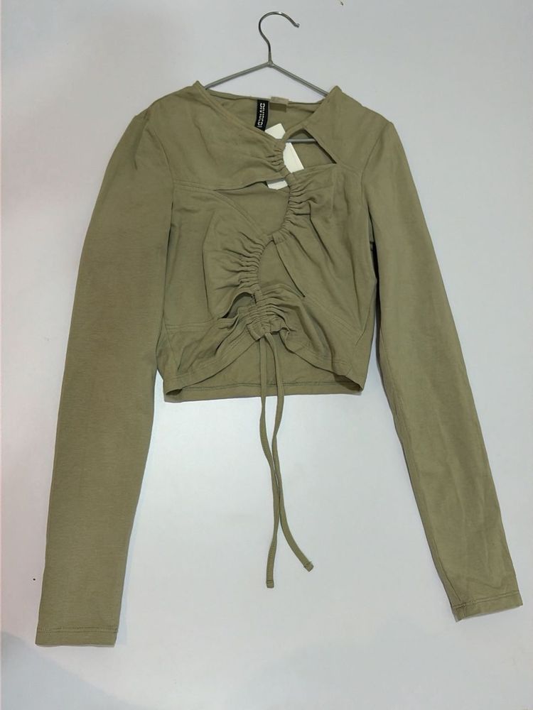 h&amp;m Cut-Out Ruched Long Sleeve Top