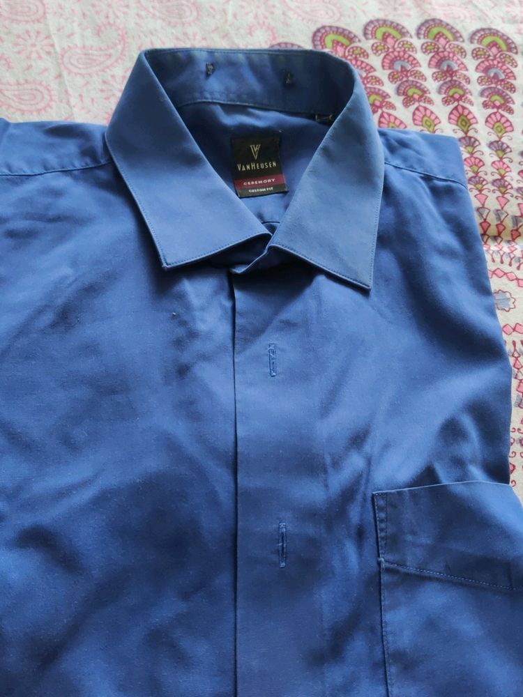 Van Heusen Formal Blue Shirt Size 42