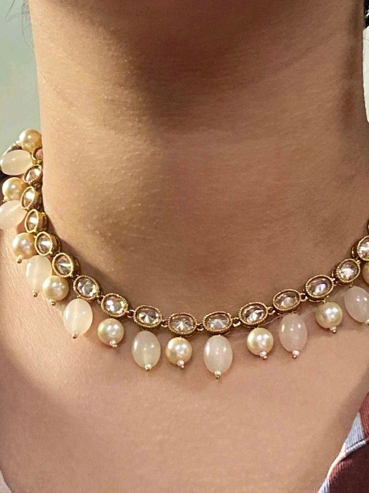 Elegant Pearl &amp; Crystal Necklace