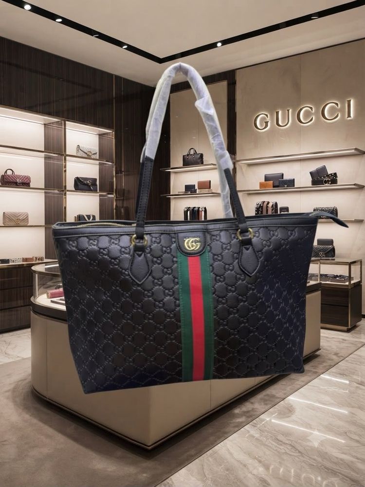 Gucci Tote Bag - Classic Design