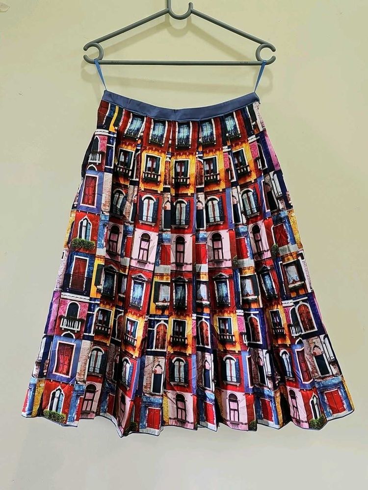 Fairwhale window statement skirt