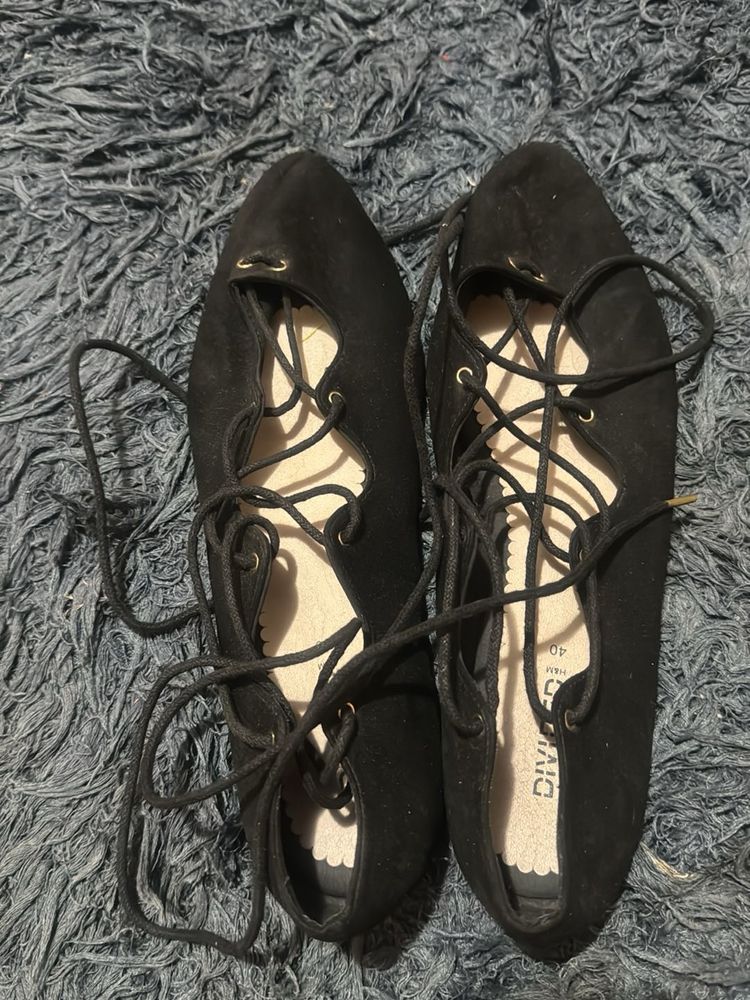 H&amp;M Black Lace-Up Flats