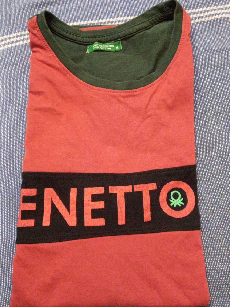 BENETTON T-Shirt used twice top condition 275