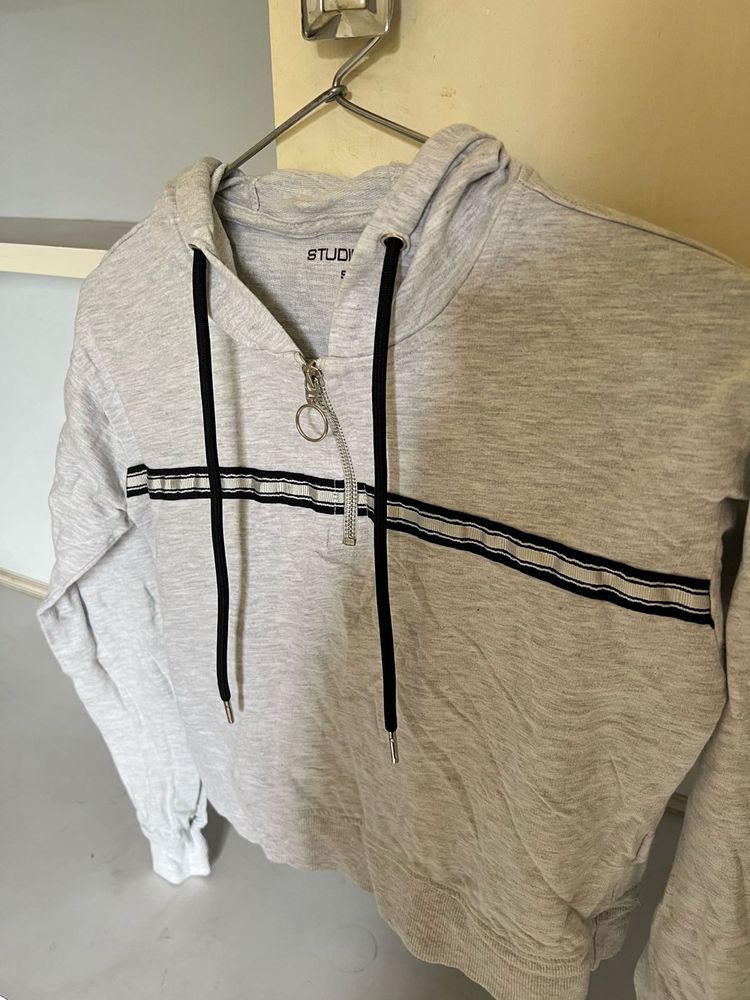 Westside - Gray Cropped Hoodie with Zipper - Size