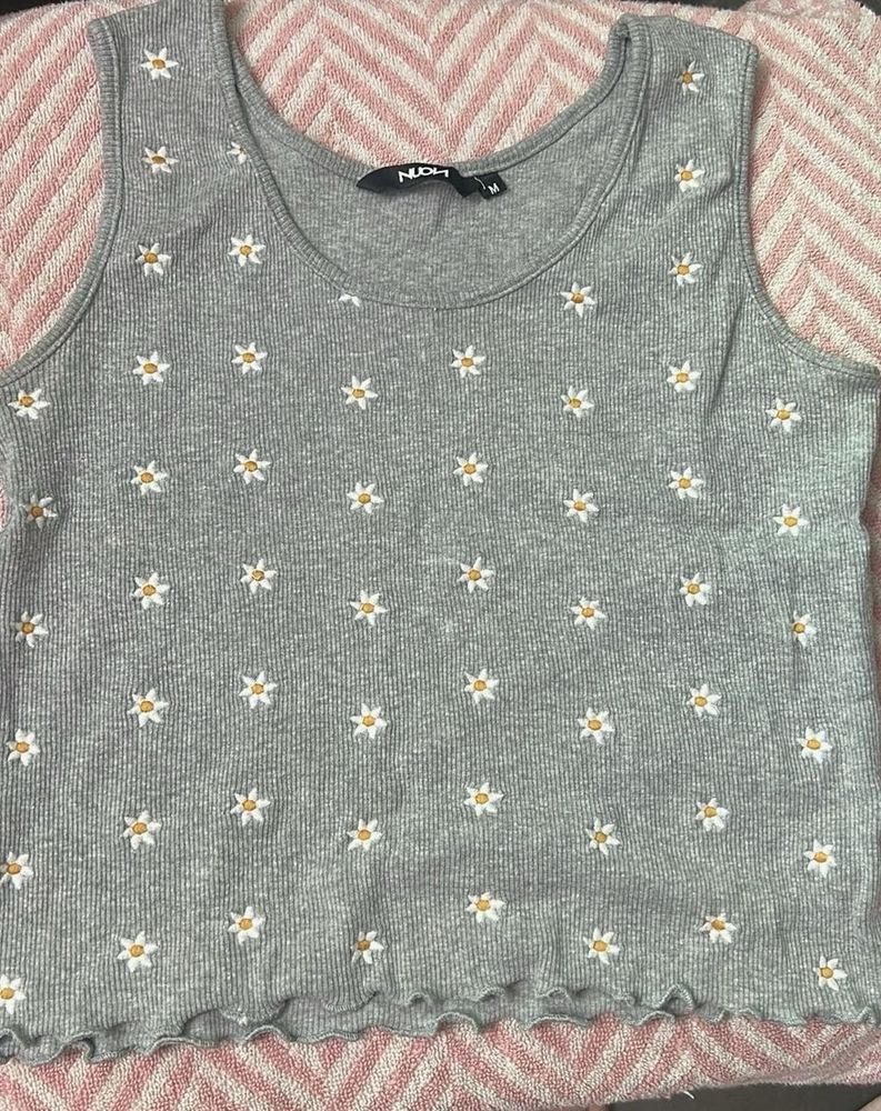 Gray Daisy Print Tank Top