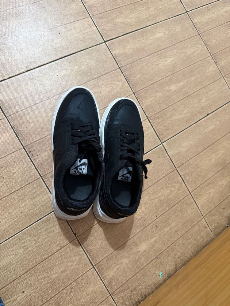 Nike Black Sneakers