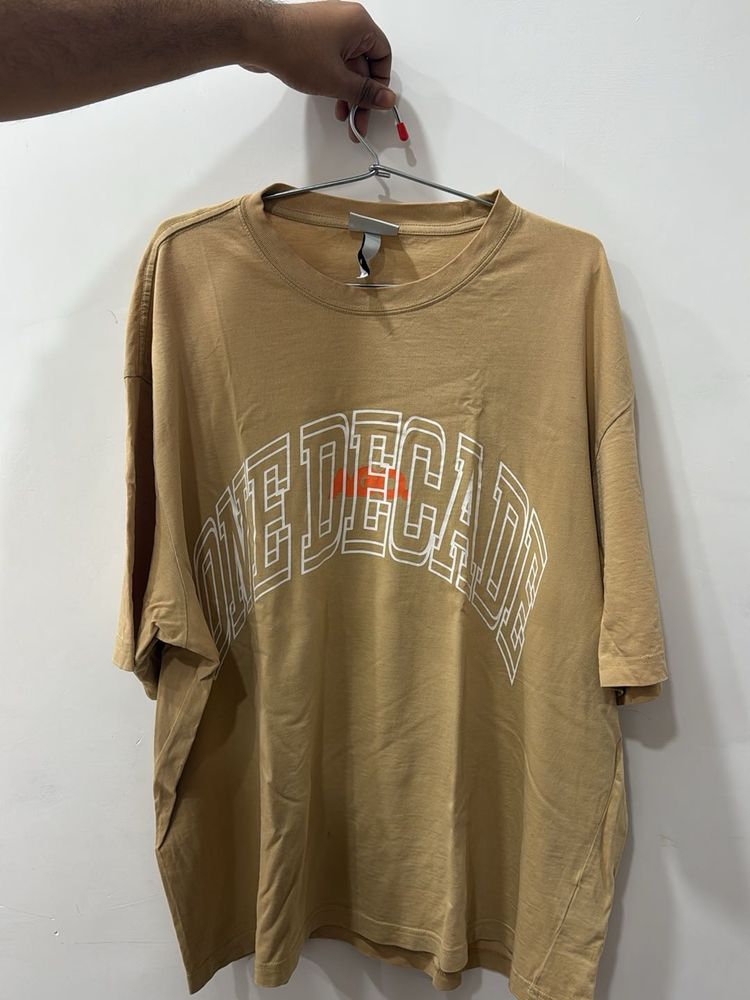 H&amp;M tan t shirt