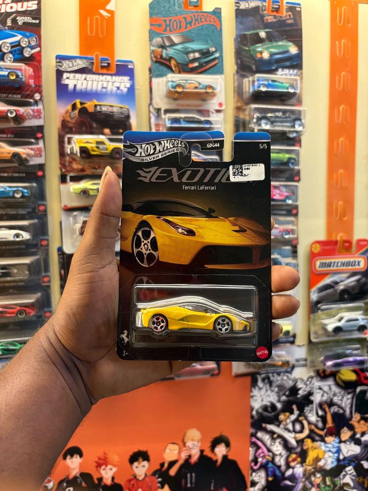 Hot Wheels Ferrari LaFerrari Exotic Car