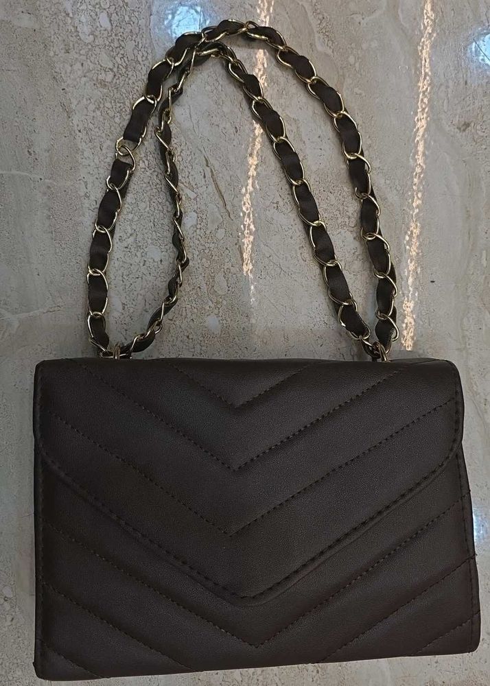 Chic Chevron Chain Sling Bag