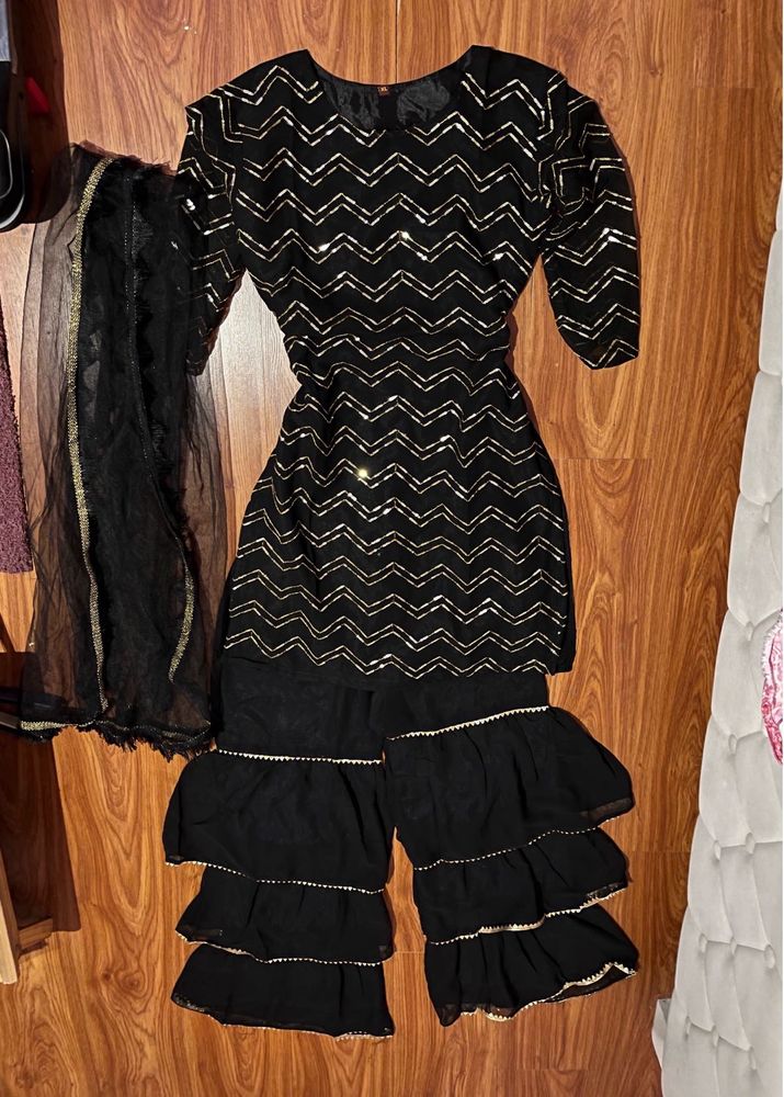 Black and Gold Kurti Set