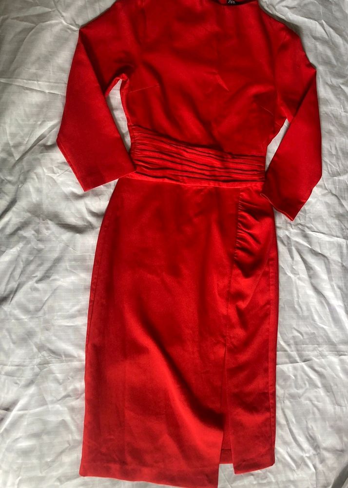 Price Drop 🎊  ZARA RED BODYCON DRESS