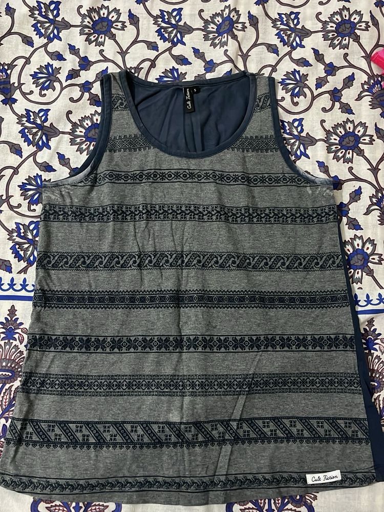 Stylish Sleeveless Grey Print Top