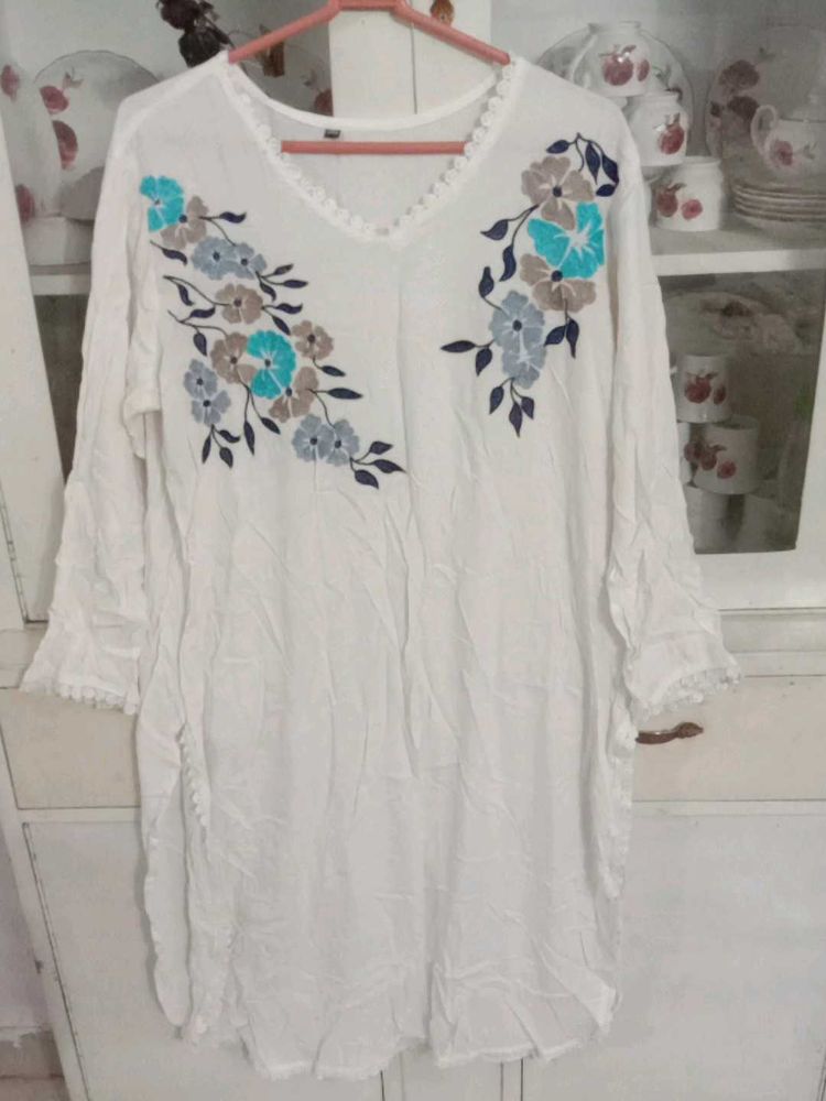 White Embroidered Kurta