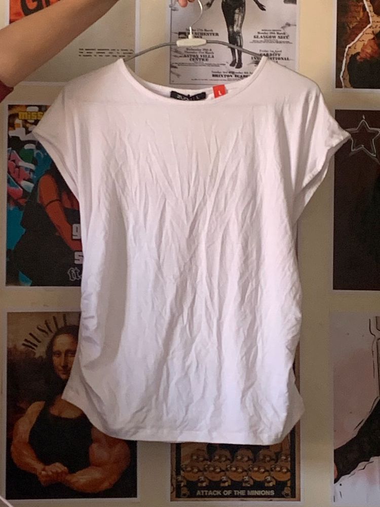 White T-Shirt backless