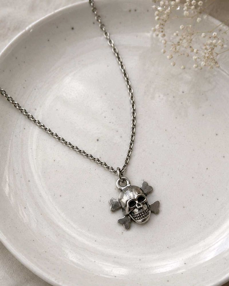Skull pendant