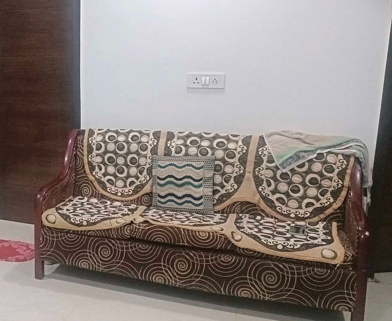 Brown 5 seater Sofa cover Circular Pattern