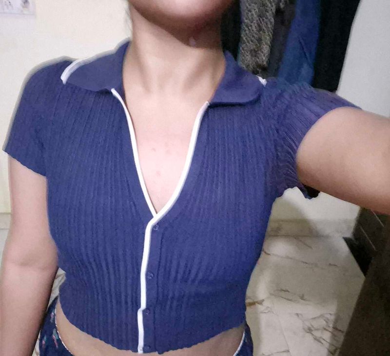 Ribbed Collared Crop Top