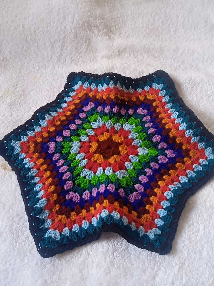 Beautiful Woolen.. Table Cloth