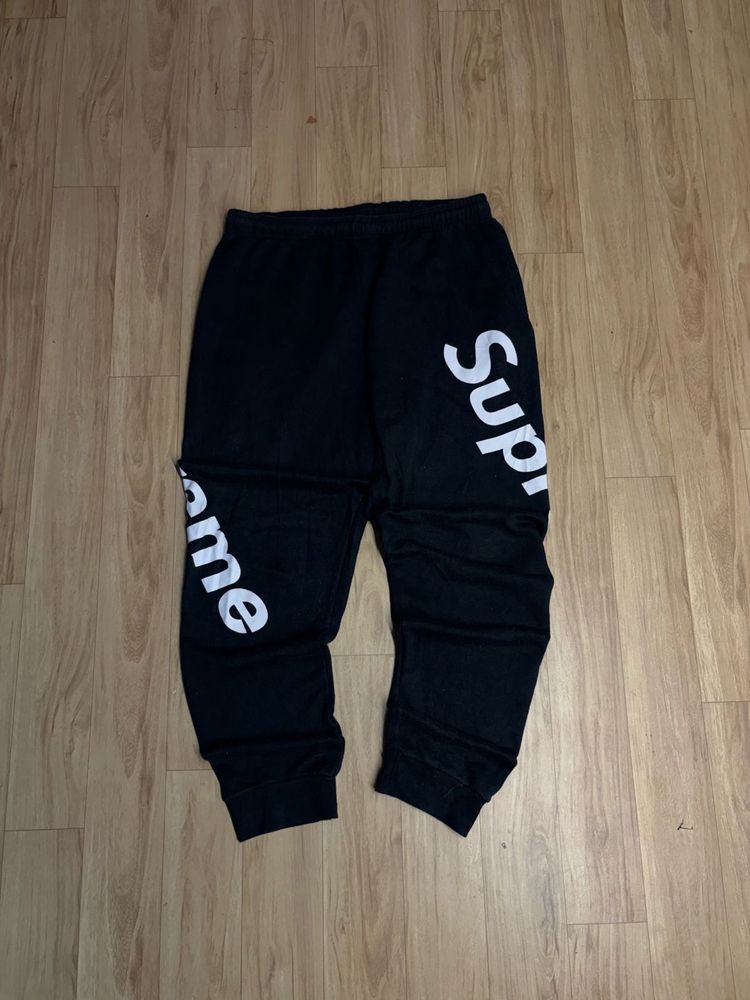 Supreme Logo Joggers - Black