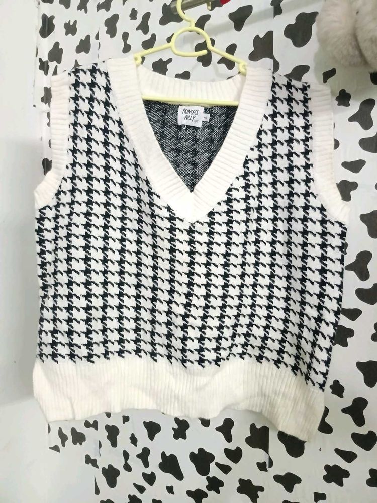 Houndstooth V-Neck Sweater Vest