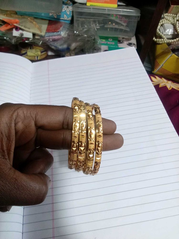 New Set of 4 Gold-Tone Bangle Se