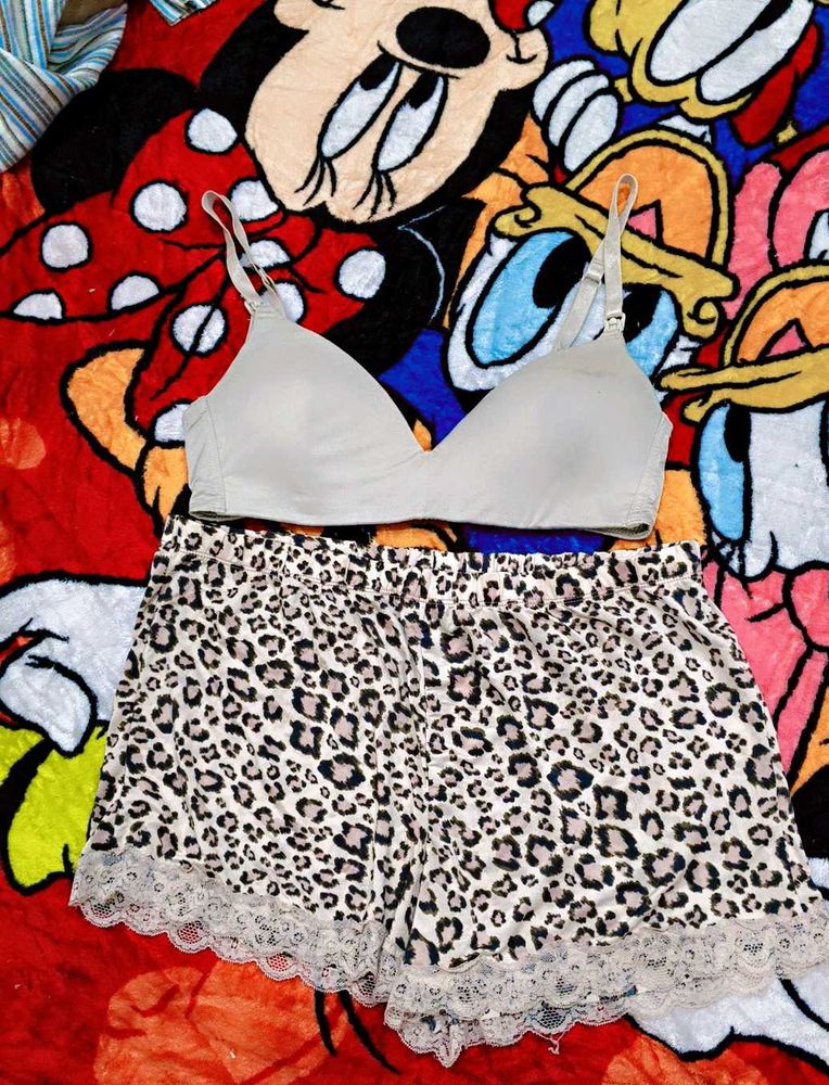 Cute Bra &amp; Leopard Shorts Set