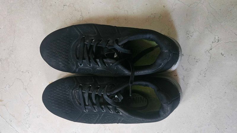Black running Sneakers