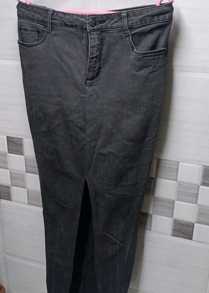 Stylish Dark Wash Denim Maxi Skirt