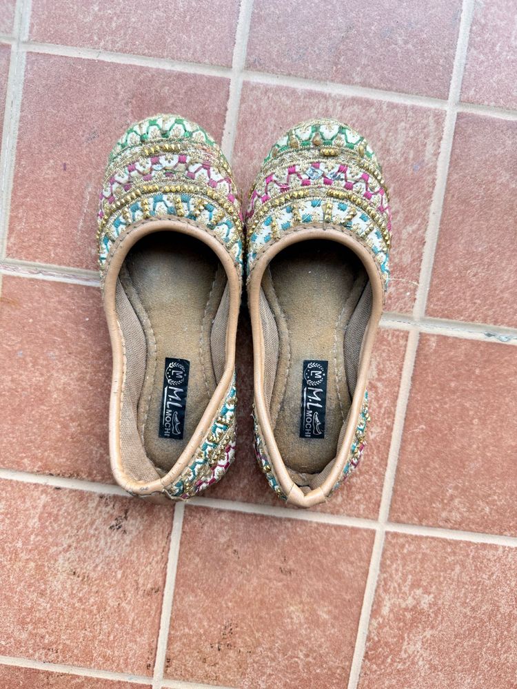 Embellished Juttis - Ethnic Flats
