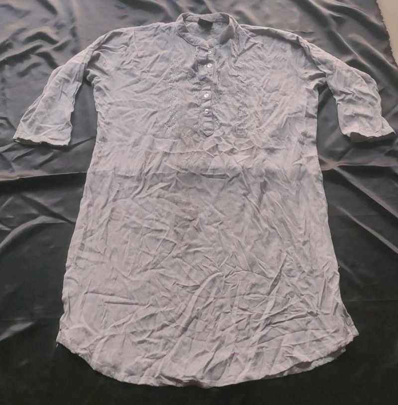 Elegant Grey Embroidered Kurta