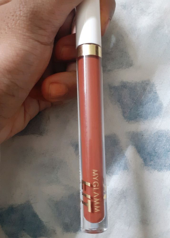 My glamm LIT lipstick