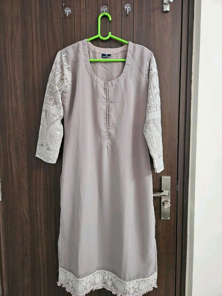 Elegant Kurta Set with Lace Sleeves M size