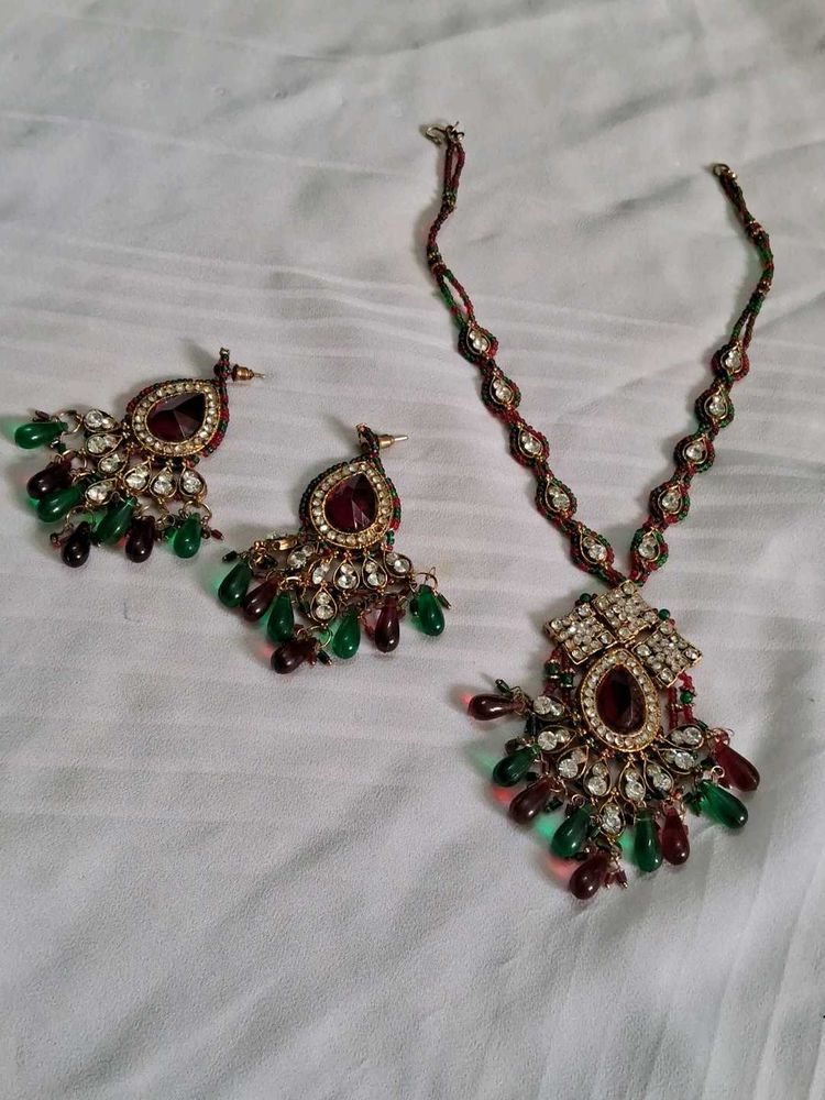 Stunning Jewellery Set - Necklace &amp; Earring