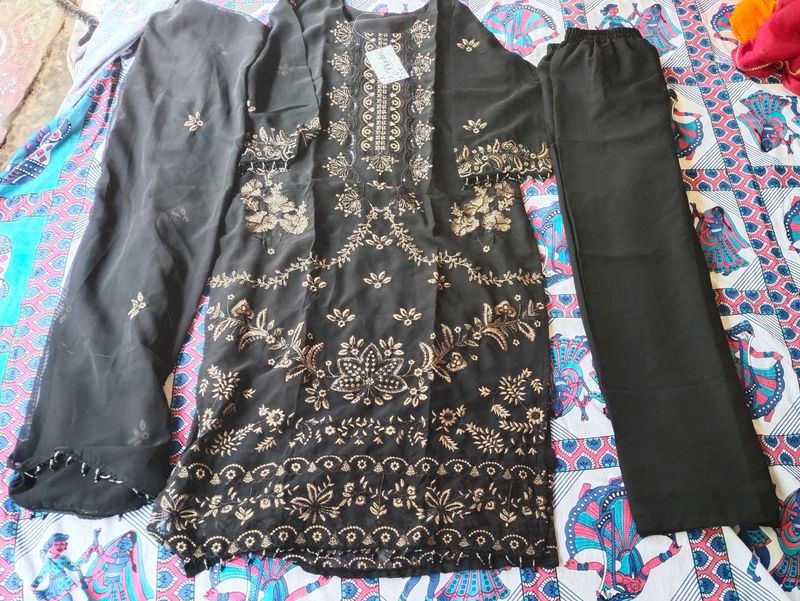 Elegant Black Kurta Set with Golden Embroidery