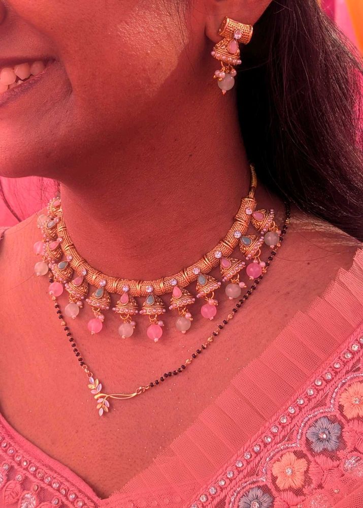 Elegant Gold-Toned Jewellery Set