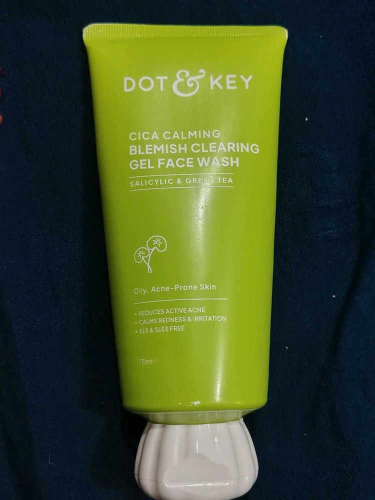Dot n Key viral cica facewash