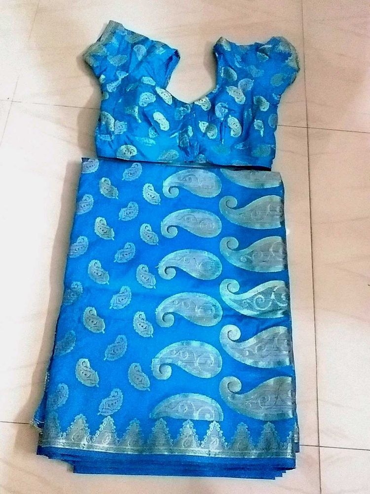 Elegant Blue Brocade Saree and Blouse Set