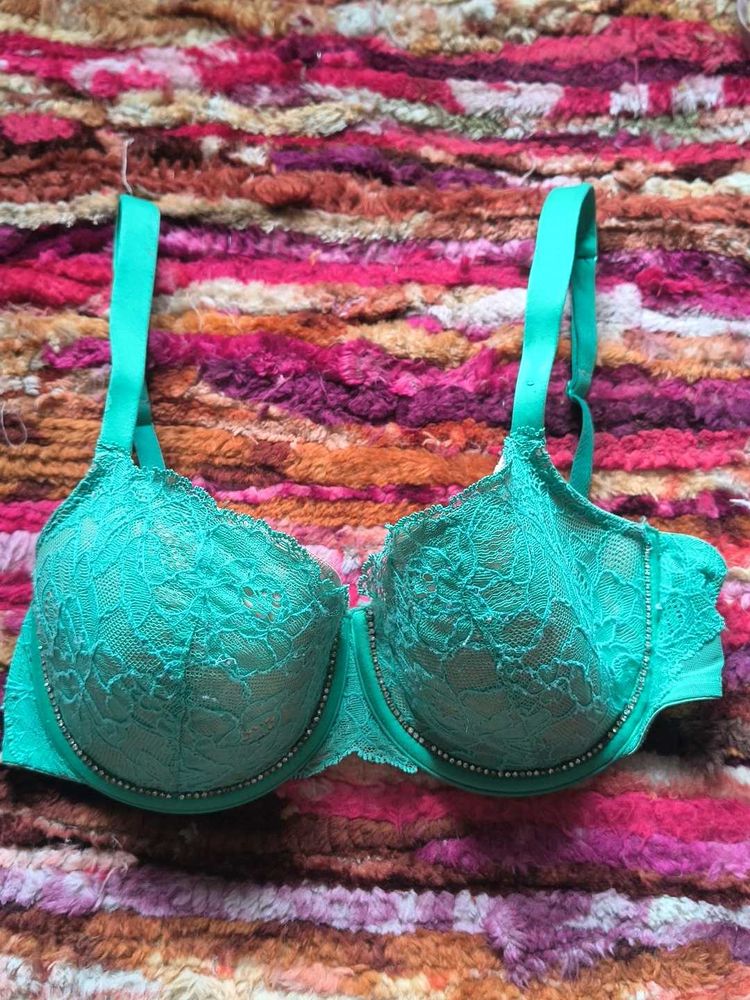 Lace Trimmed Padded Bra